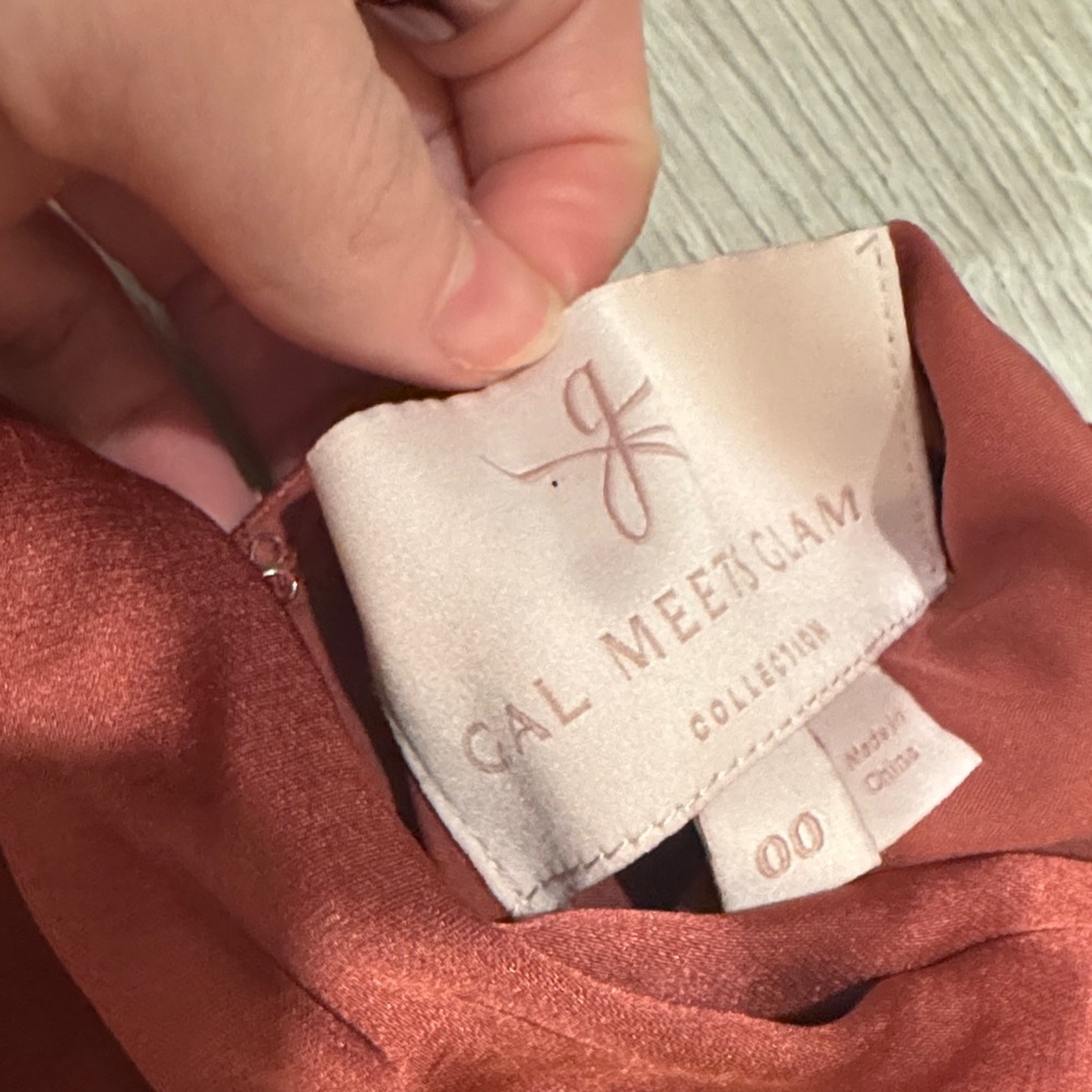 Gal Meets Glam Rust halter dress - Picture 2 of 3